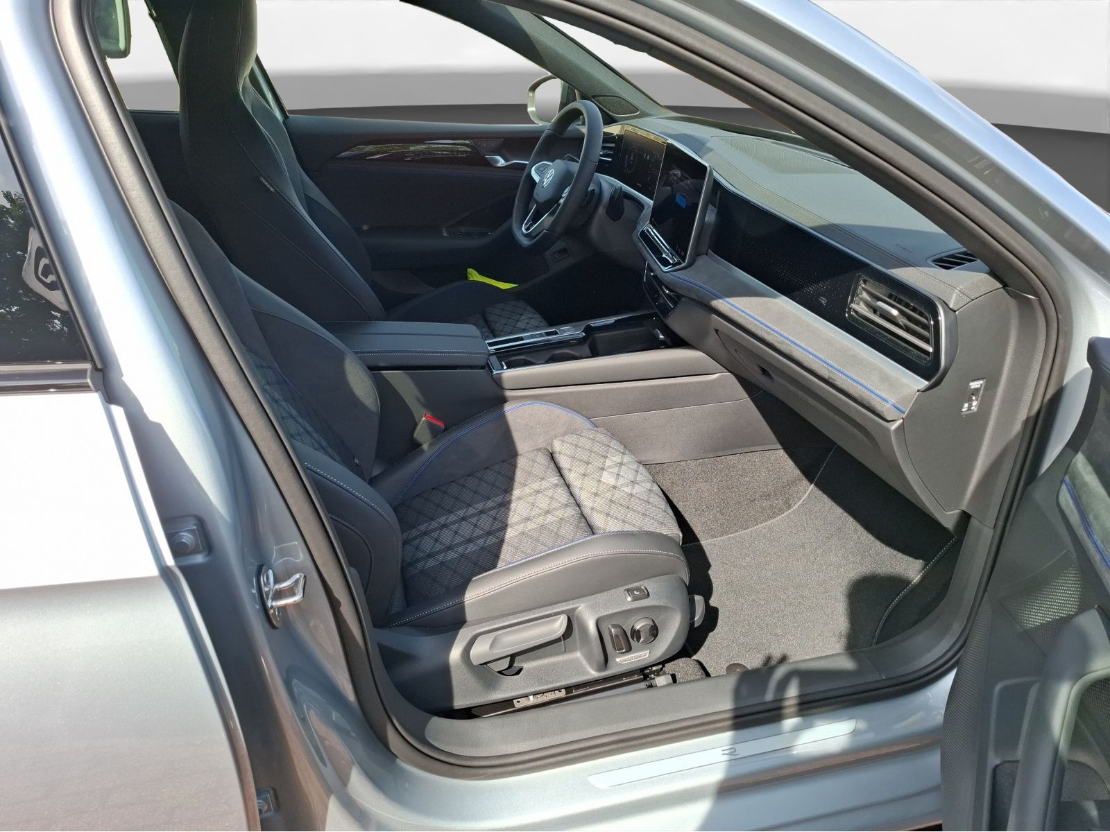 Volkswagen - Passat_12