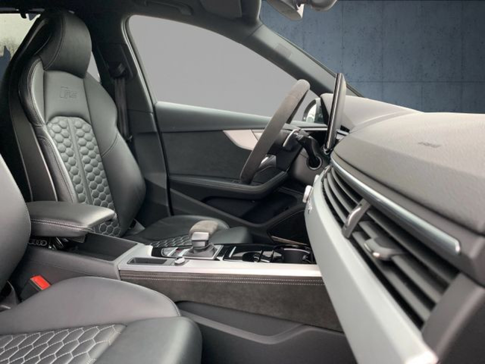 Audi - RS 4 Avant_18