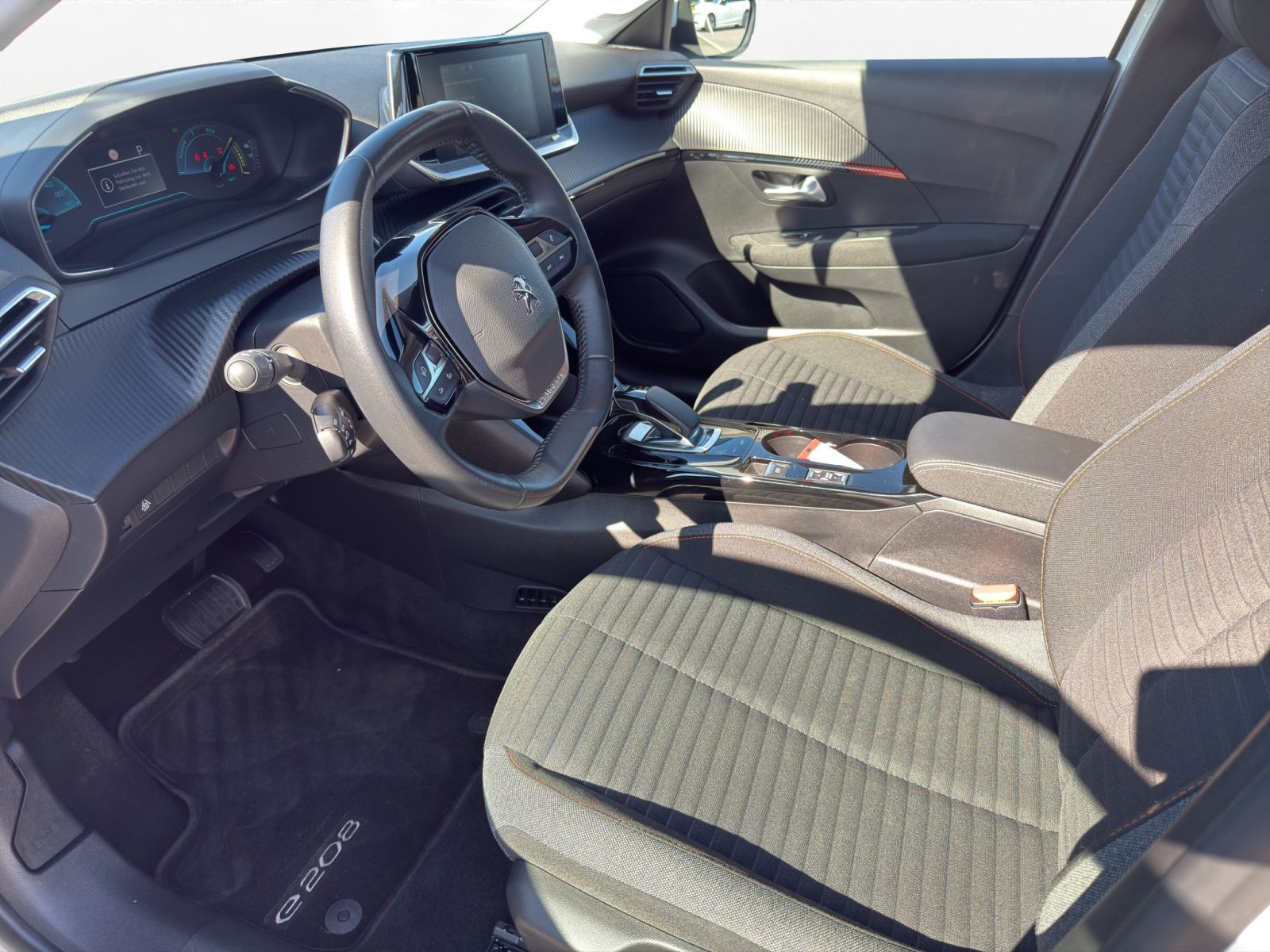 Peugeot - 208_9