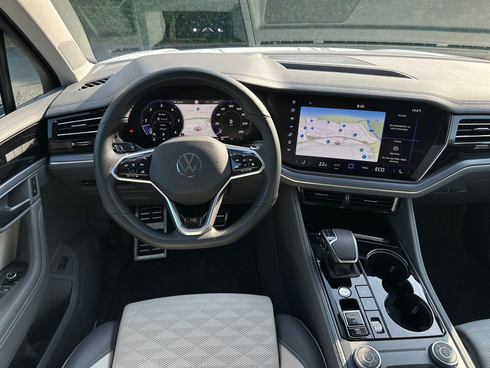 Volkswagen - Touareg_13