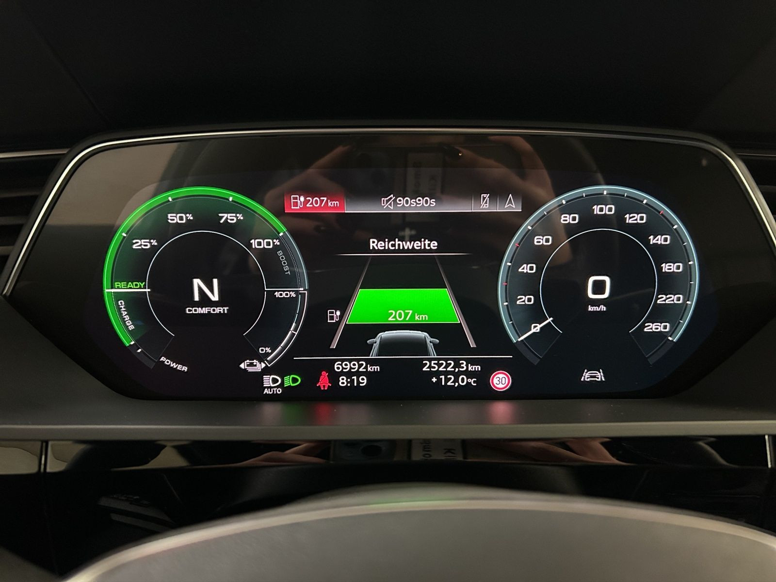 Audi - Q8 Sportback e-tron_7