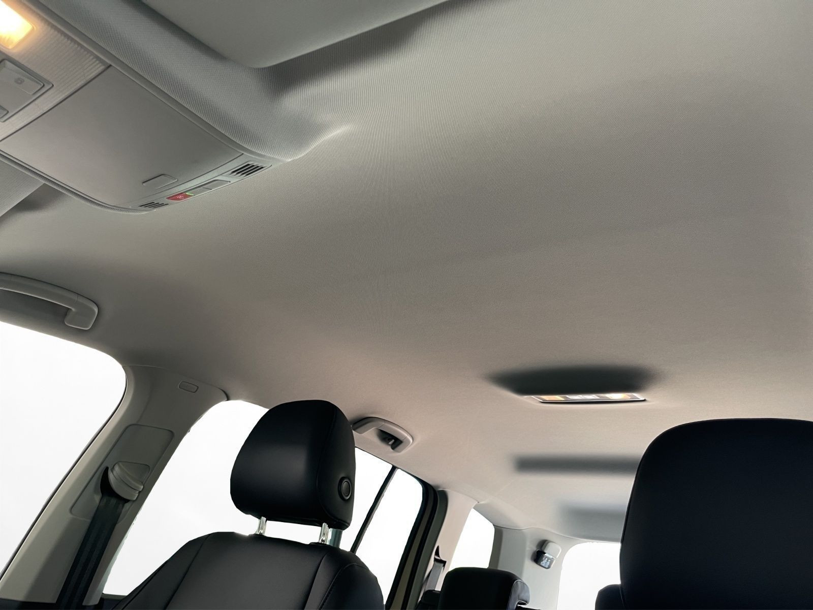 Volkswagen - Touran_11