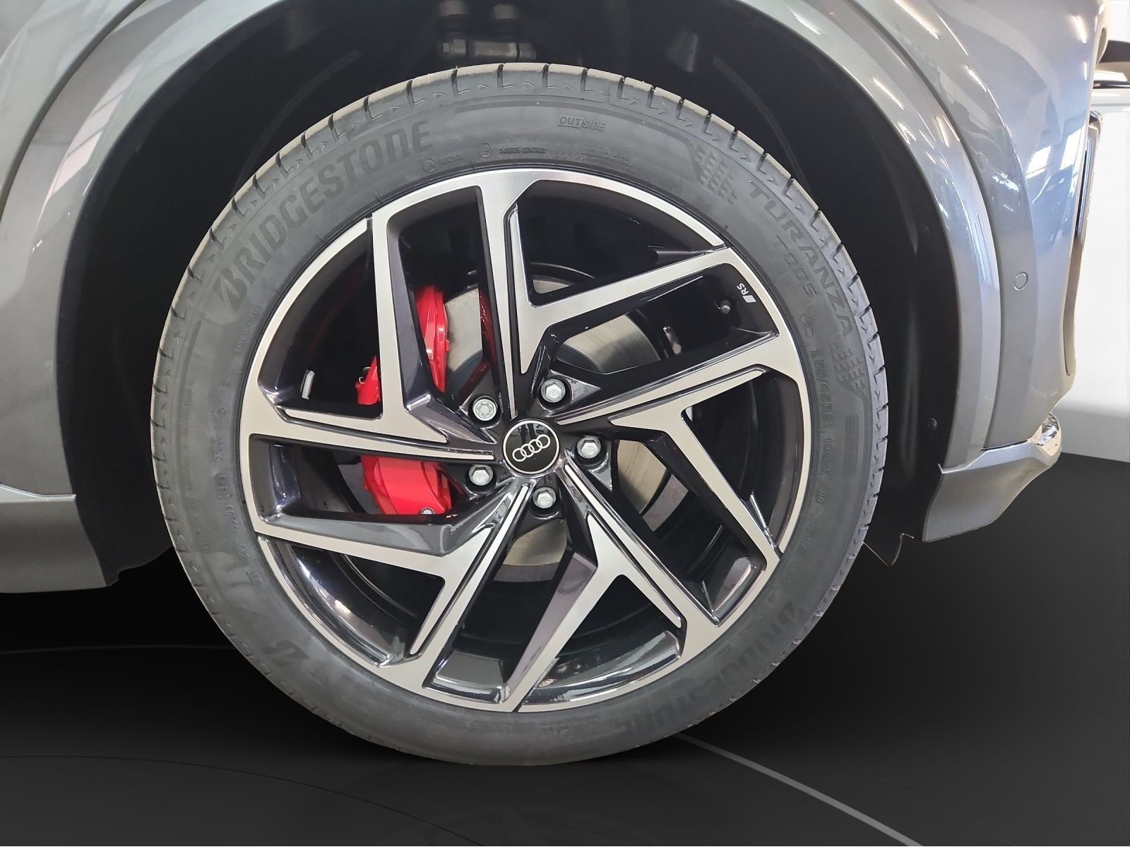 Audi - Q6 Sportback e-tron_9