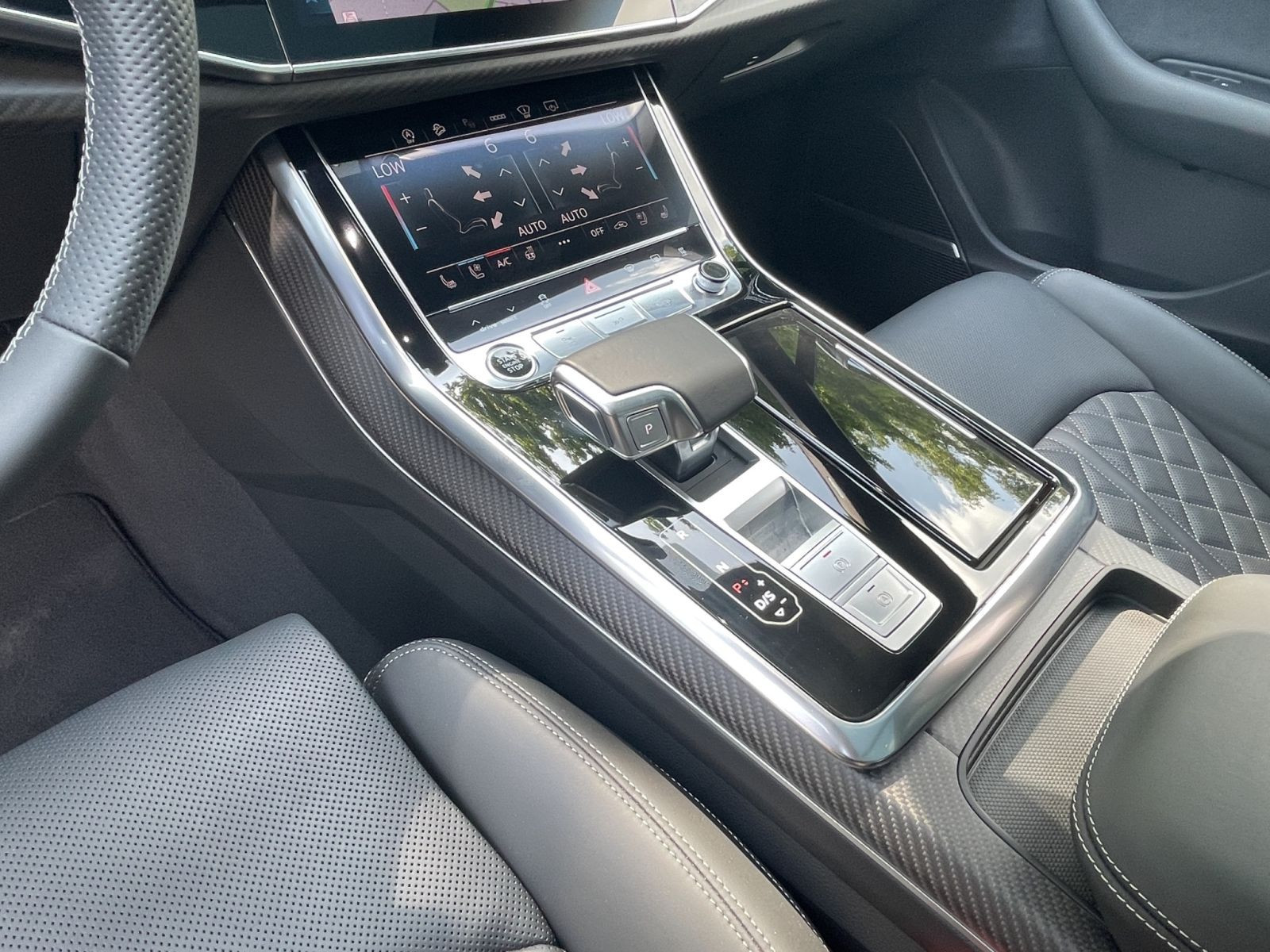 Audi - Q7_13