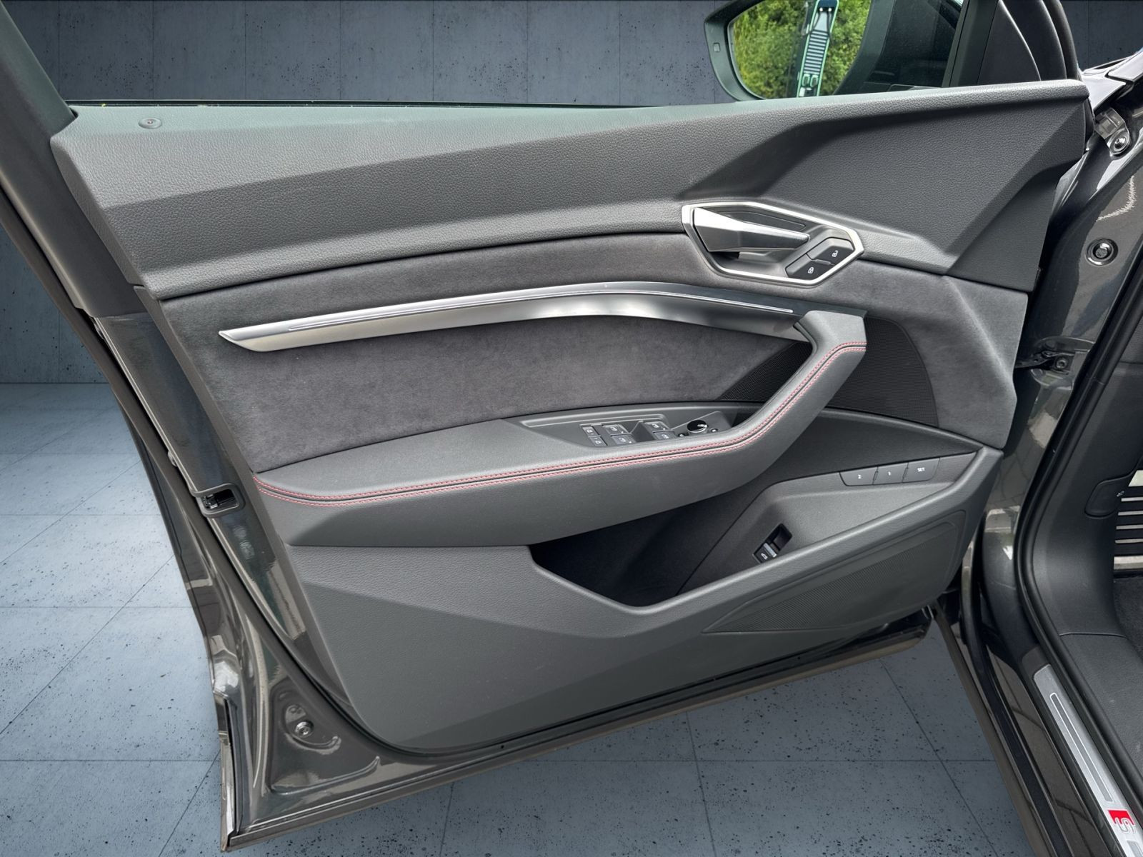 Audi - Q8 e-tron_24