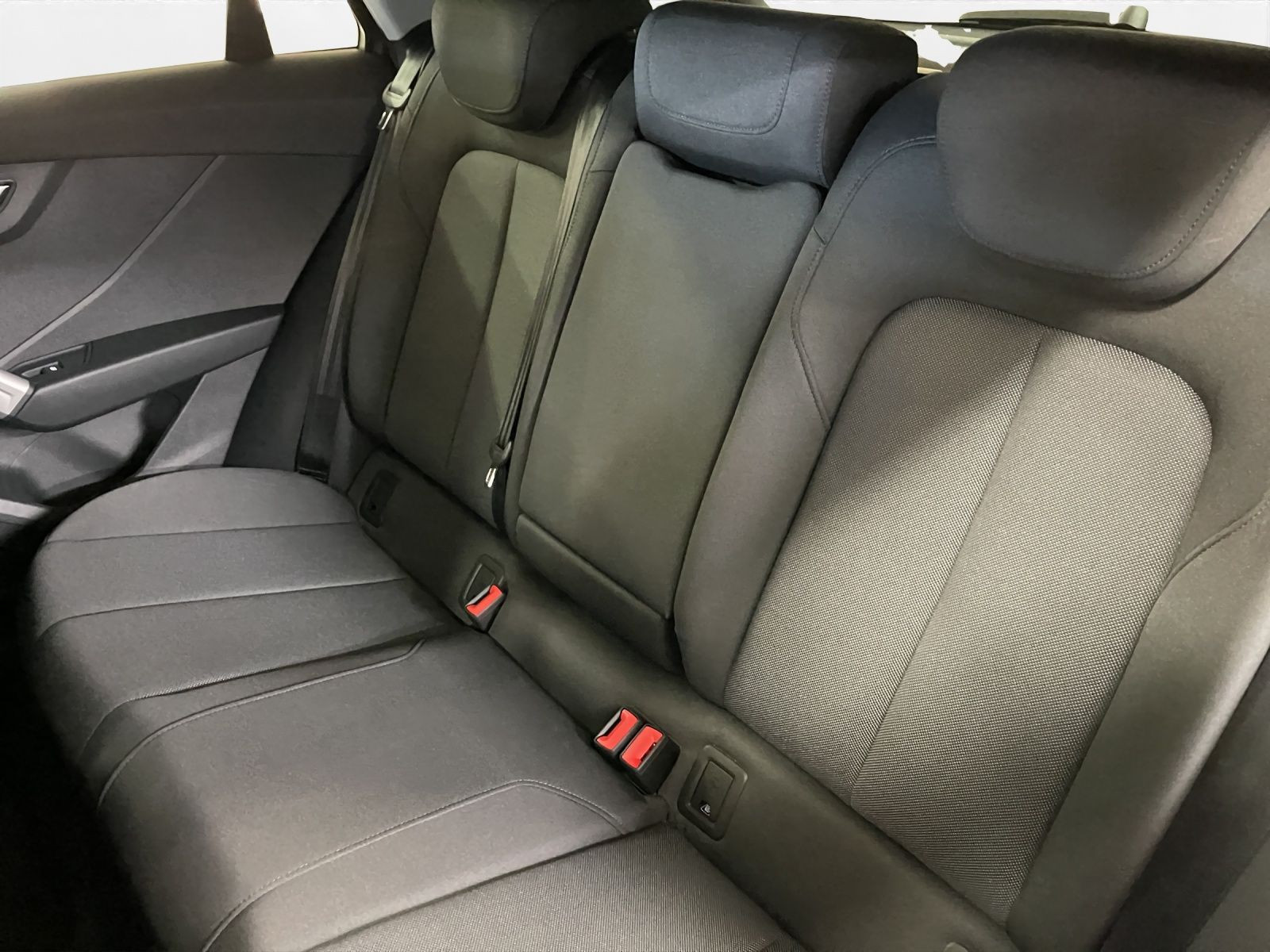 Audi - Q2_20