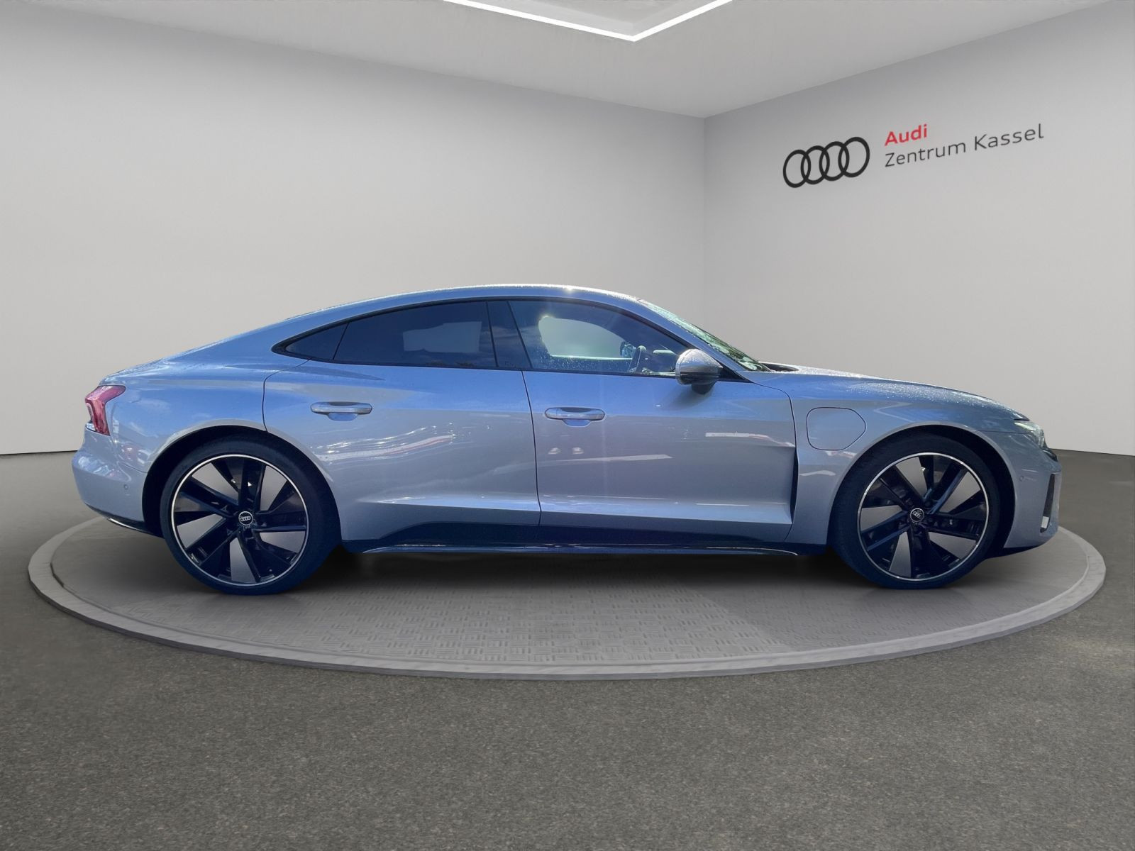 Audi - e-tron GT quattro_8