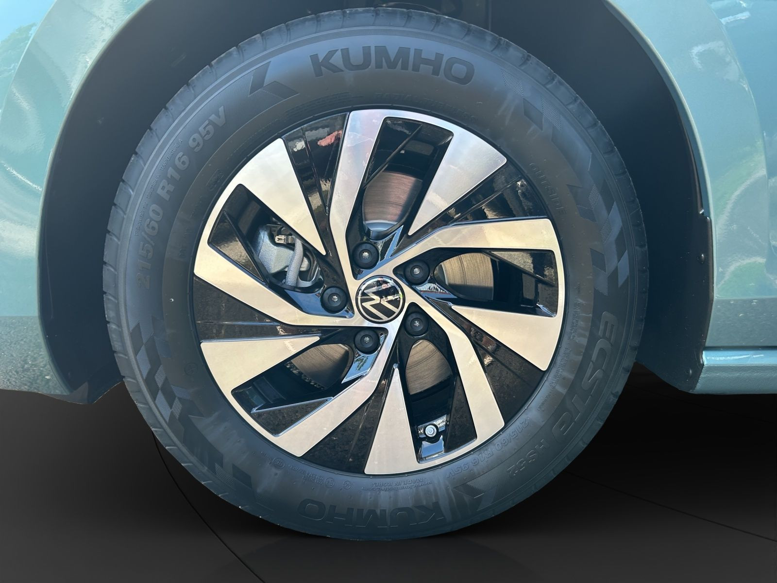 Volkswagen - Passat_19