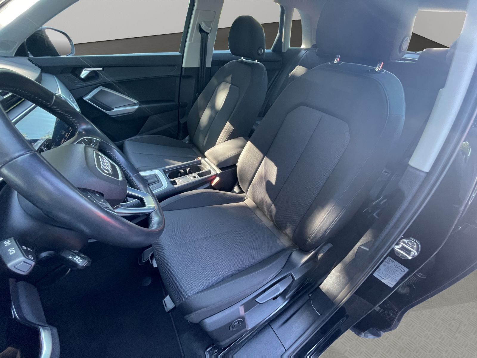 Audi - Q3_9