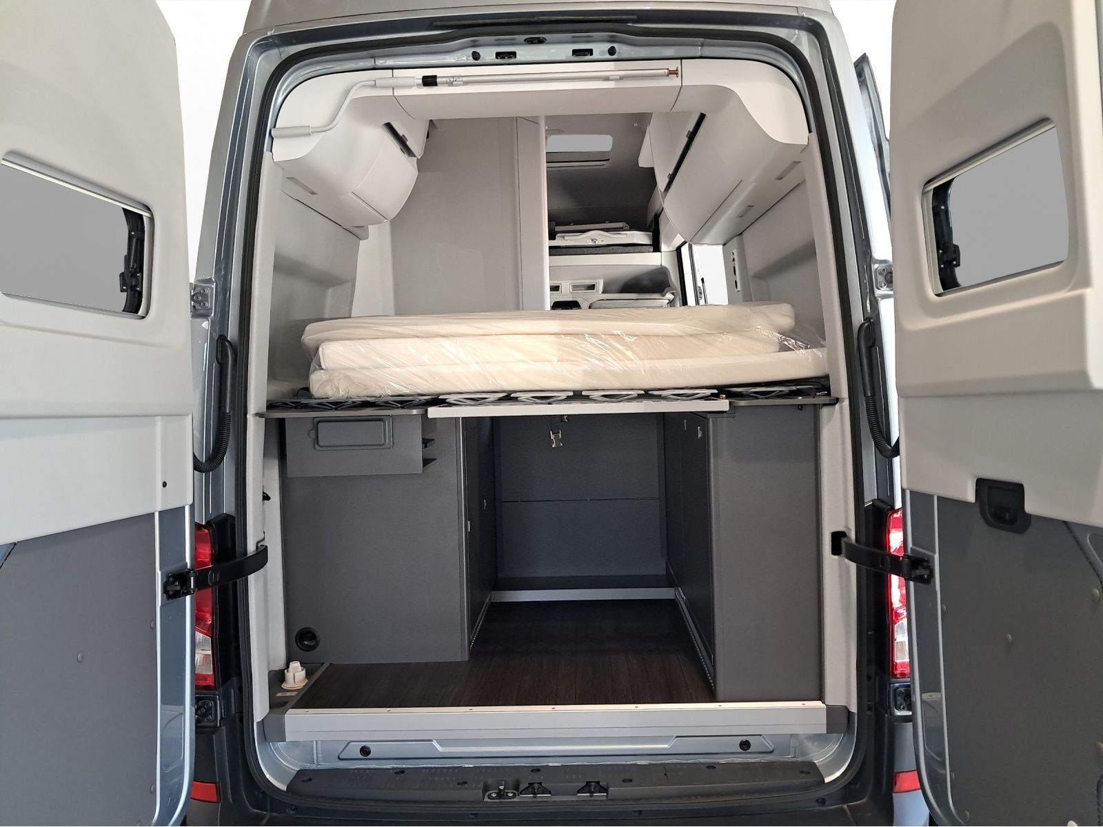 Volkswagen - California_16