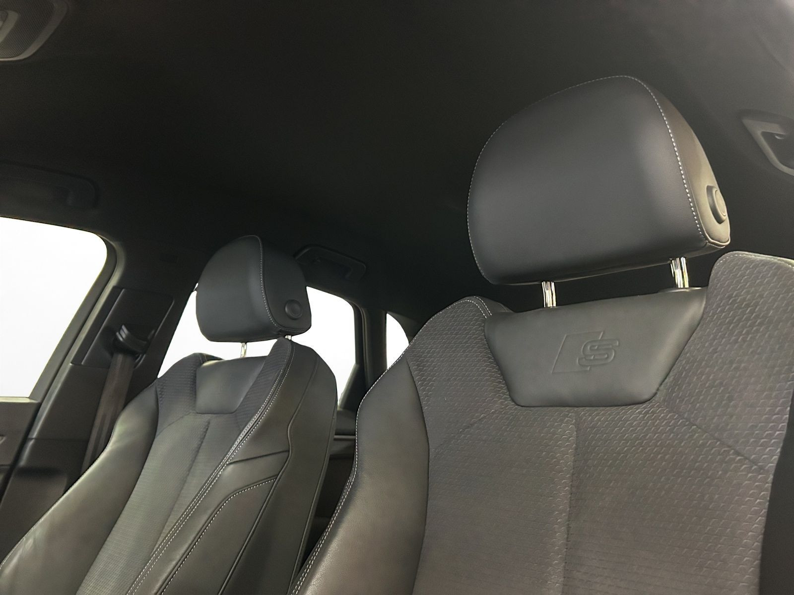 Audi - Q3_11