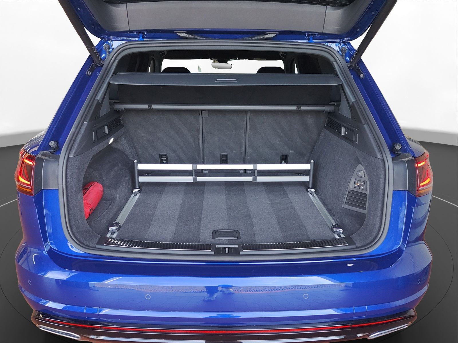 Volkswagen - Touareg_11
