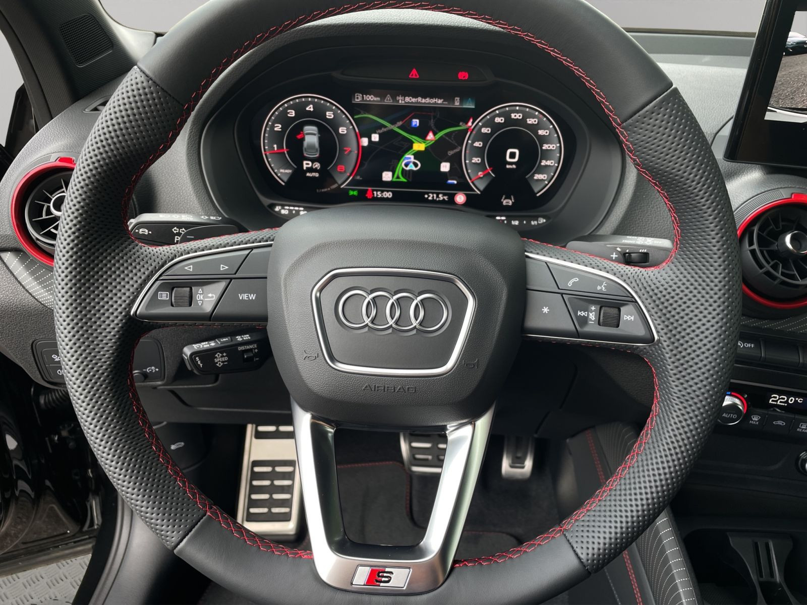 Audi - Q2_12