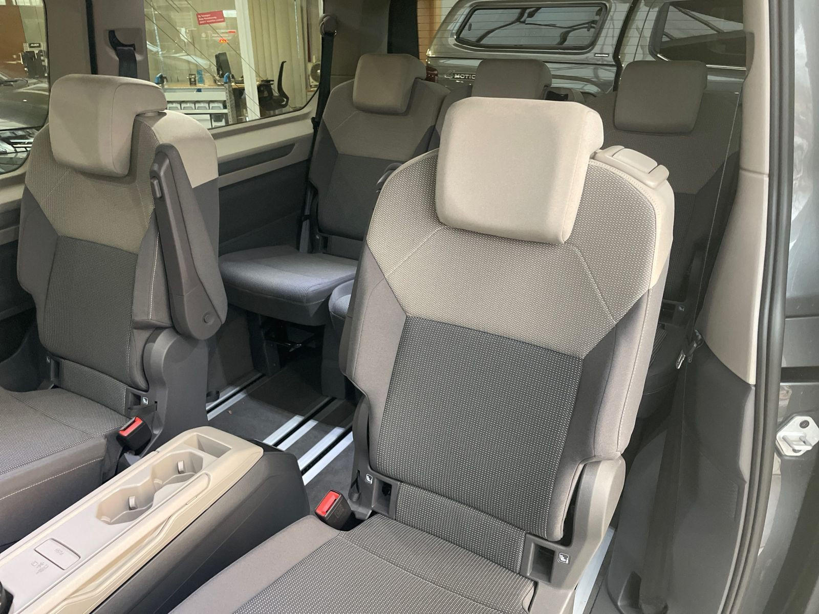 Volkswagen - Multivan_9