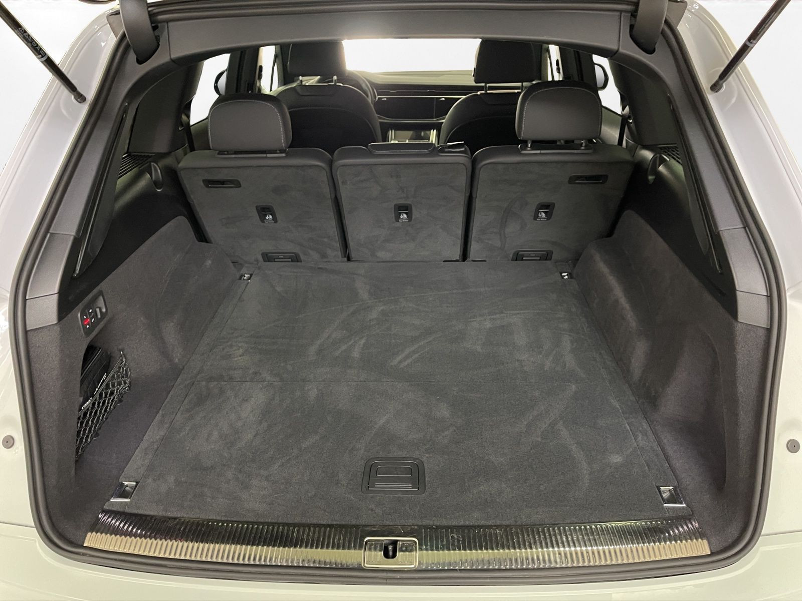 Audi - Q7_22