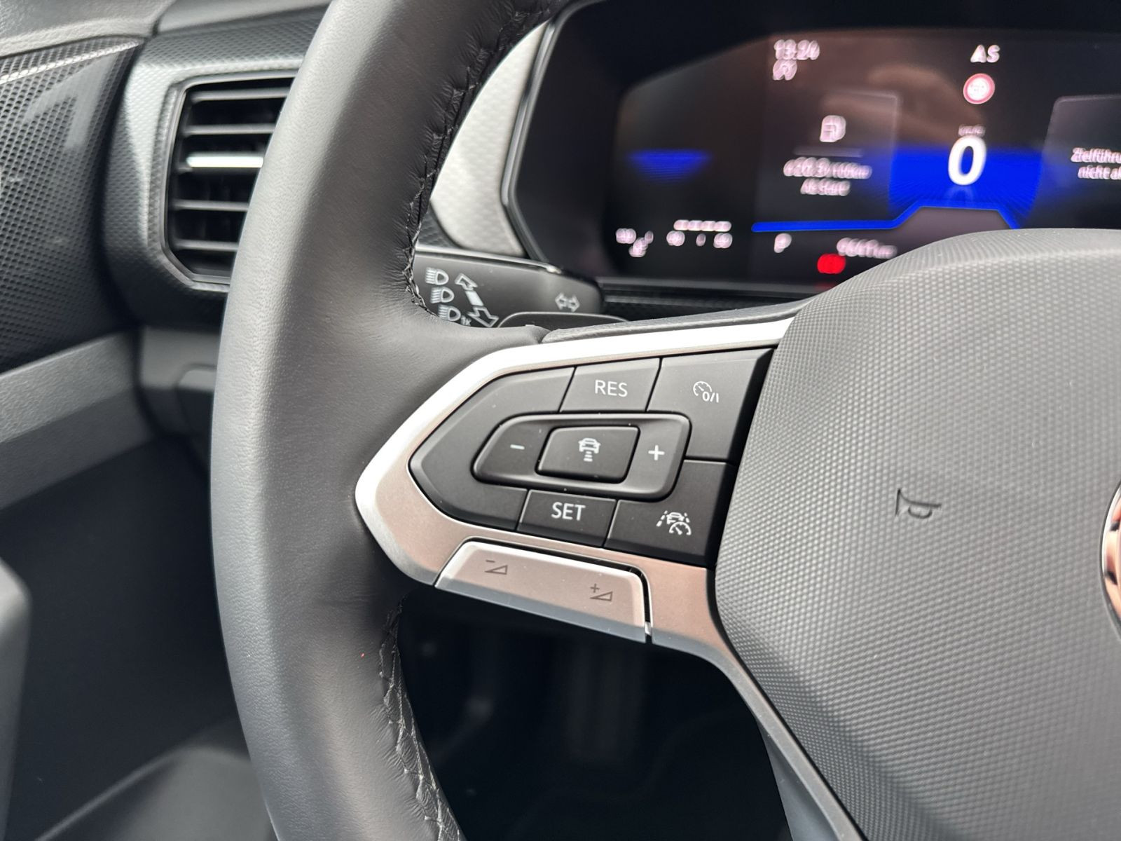 Volkswagen - T-Cross_25