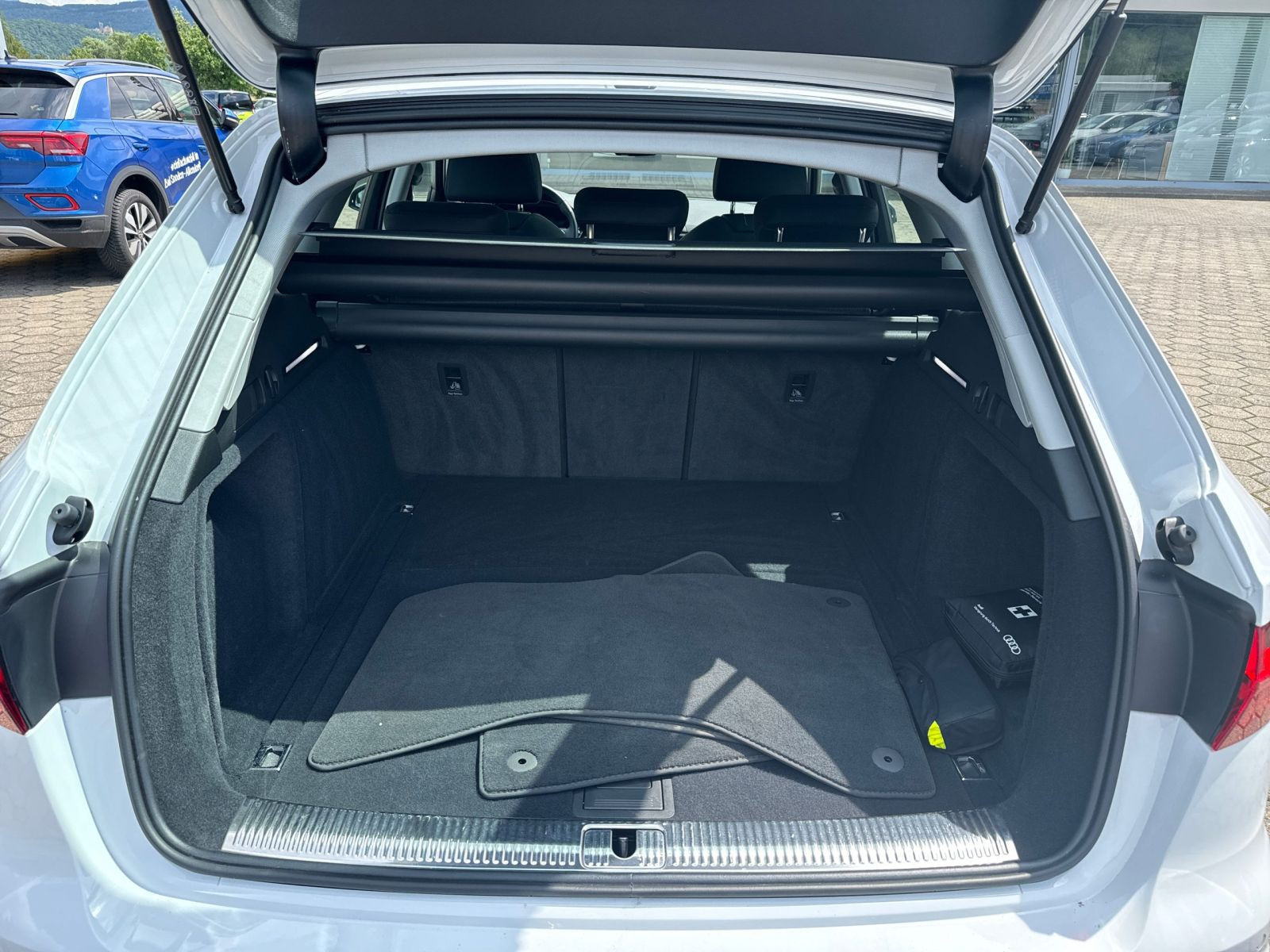 Audi - A4 Avant_15