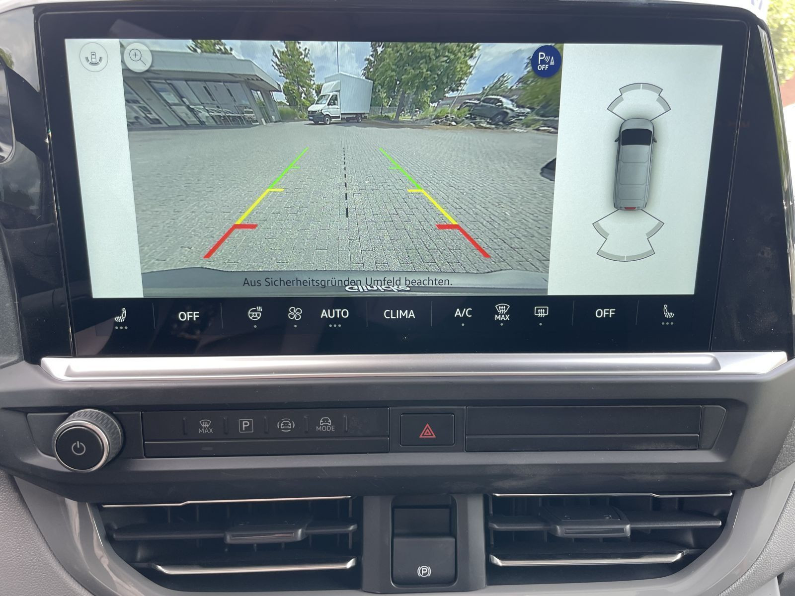 Volkswagen - Caravelle_10