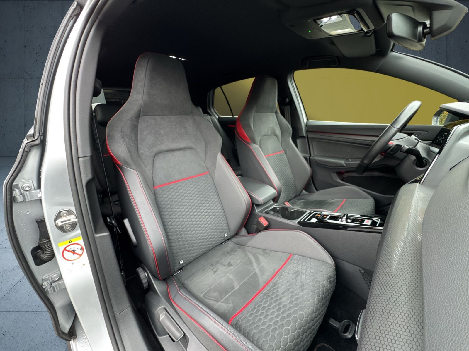 Volkswagen - Golf GTI_17