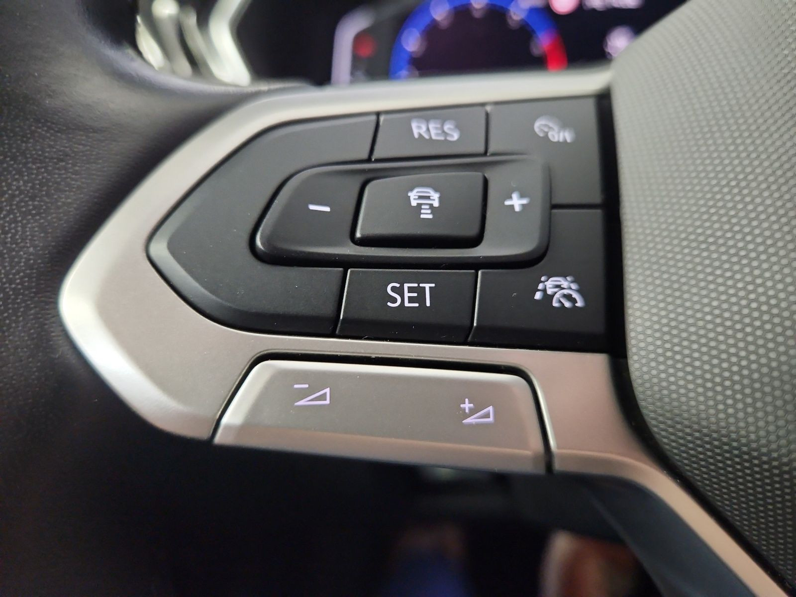 Volkswagen - T-Cross_24