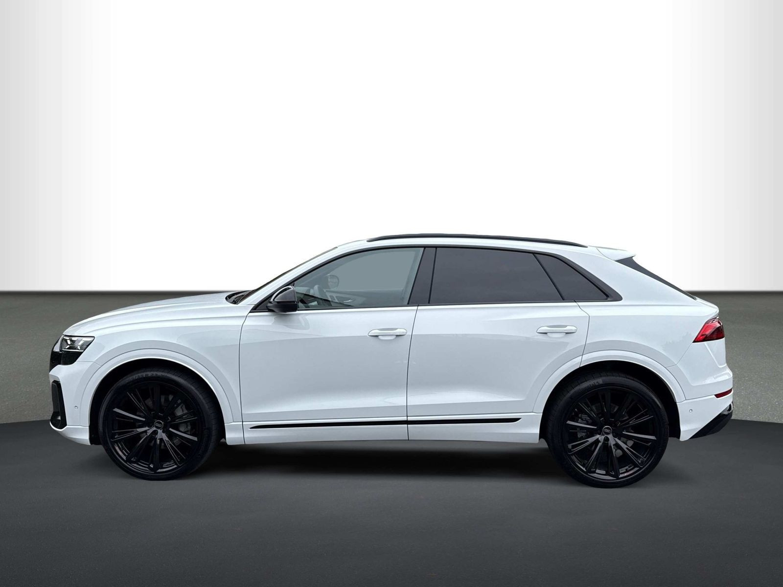 Audi - Q8_7