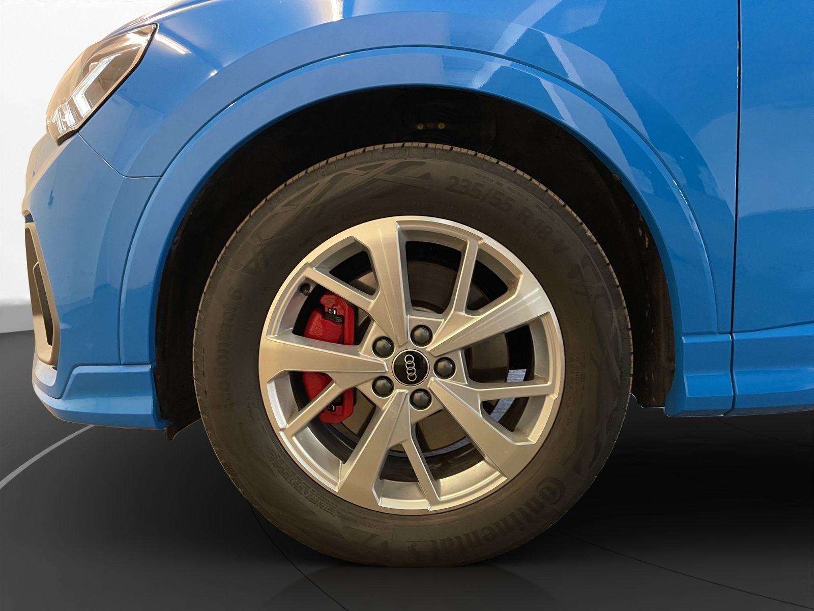 Audi - Q3_13