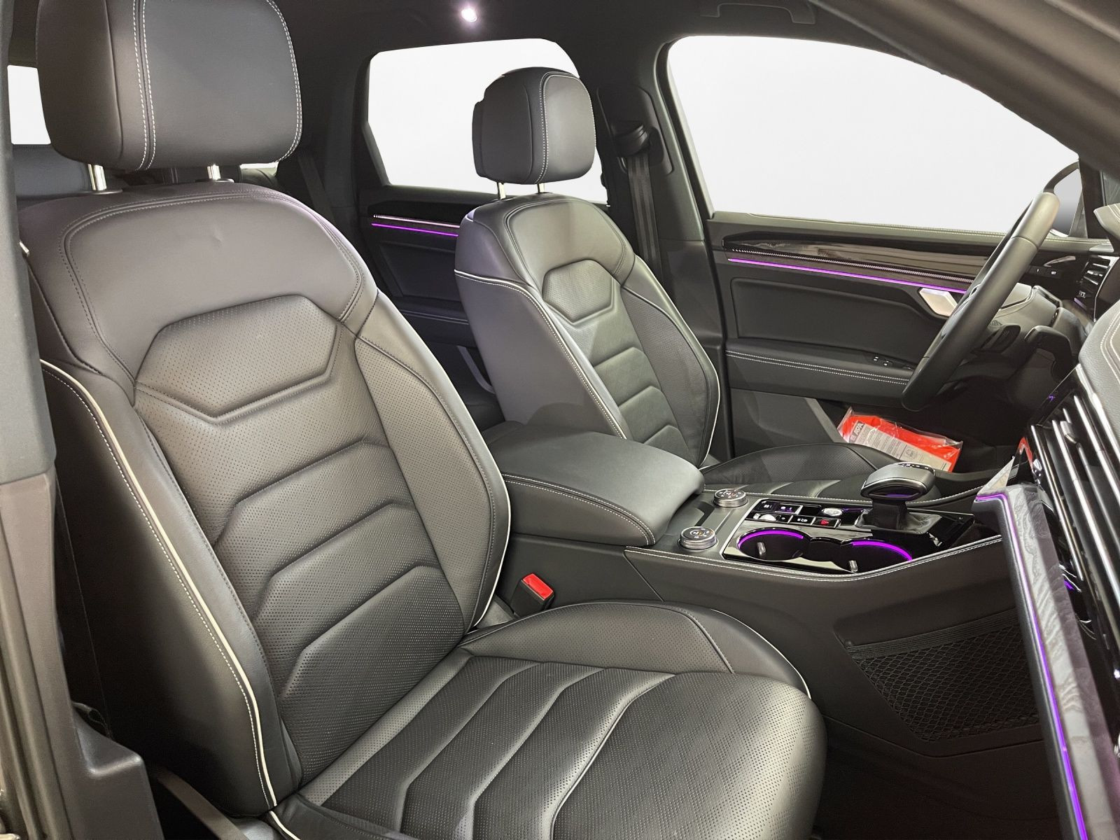 Volkswagen - Touareg_18