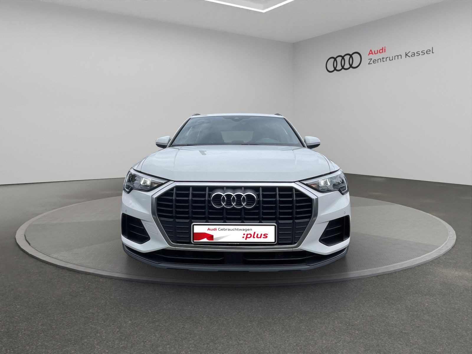 Audi - Q3_10
