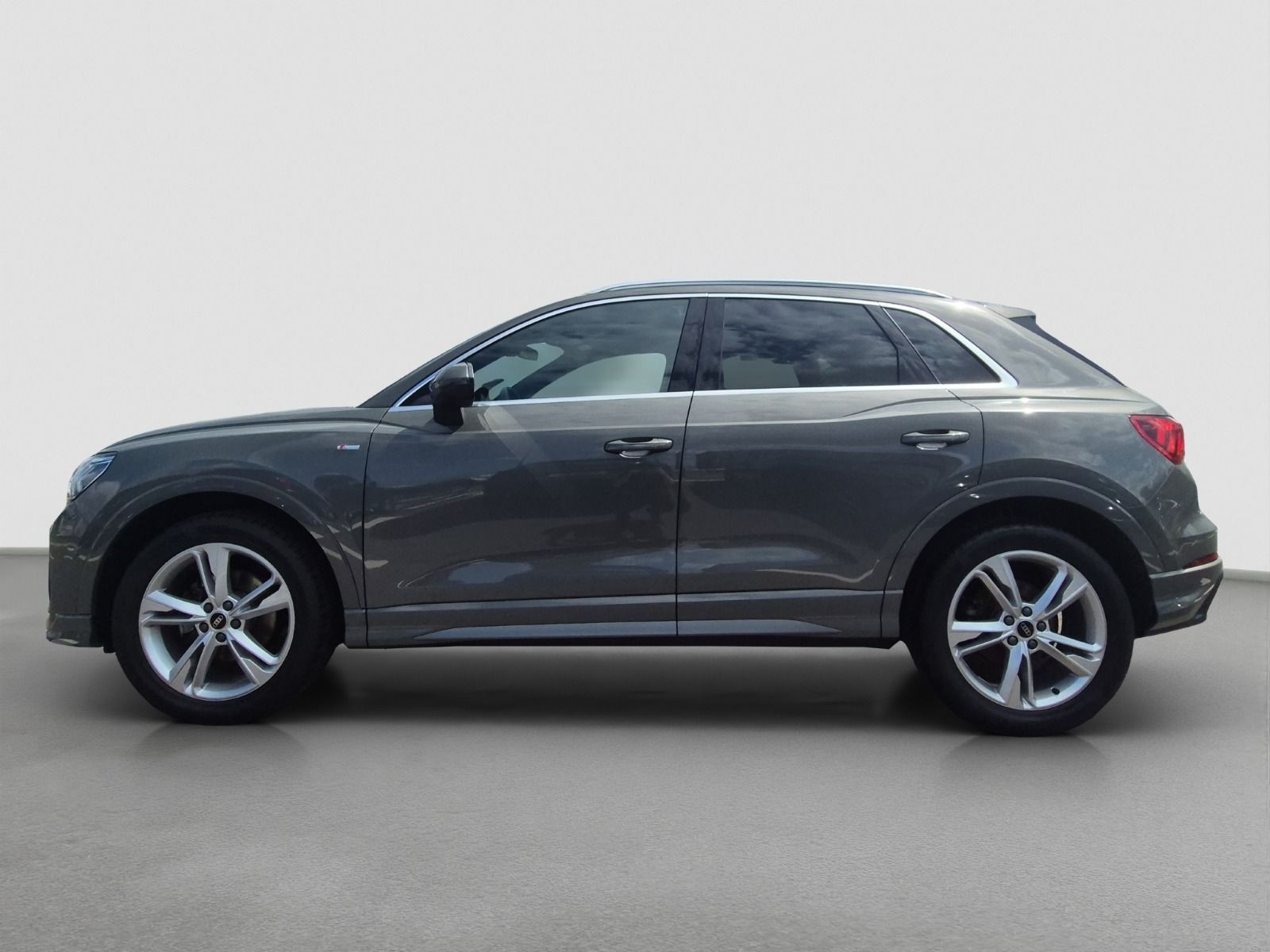 Audi - Q3_5