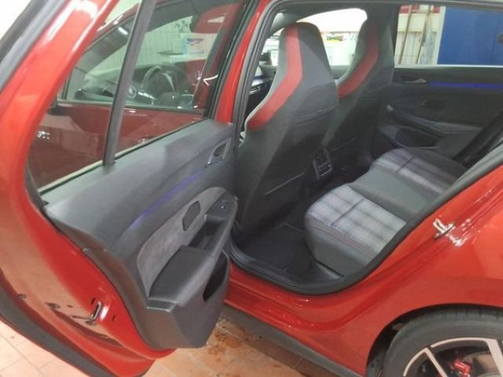 Volkswagen - Golf GTI_6