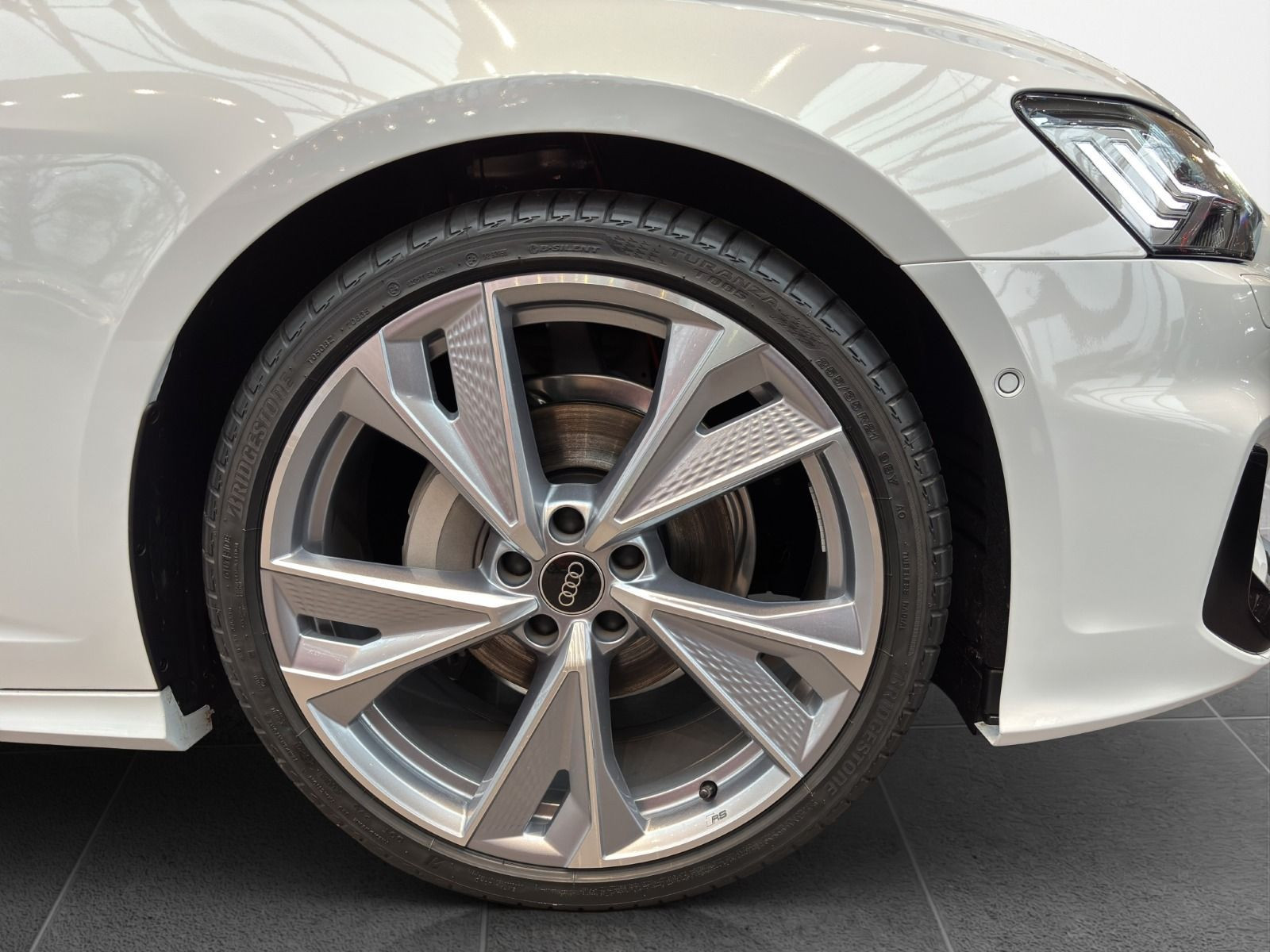 Audi - A6 Avant_25