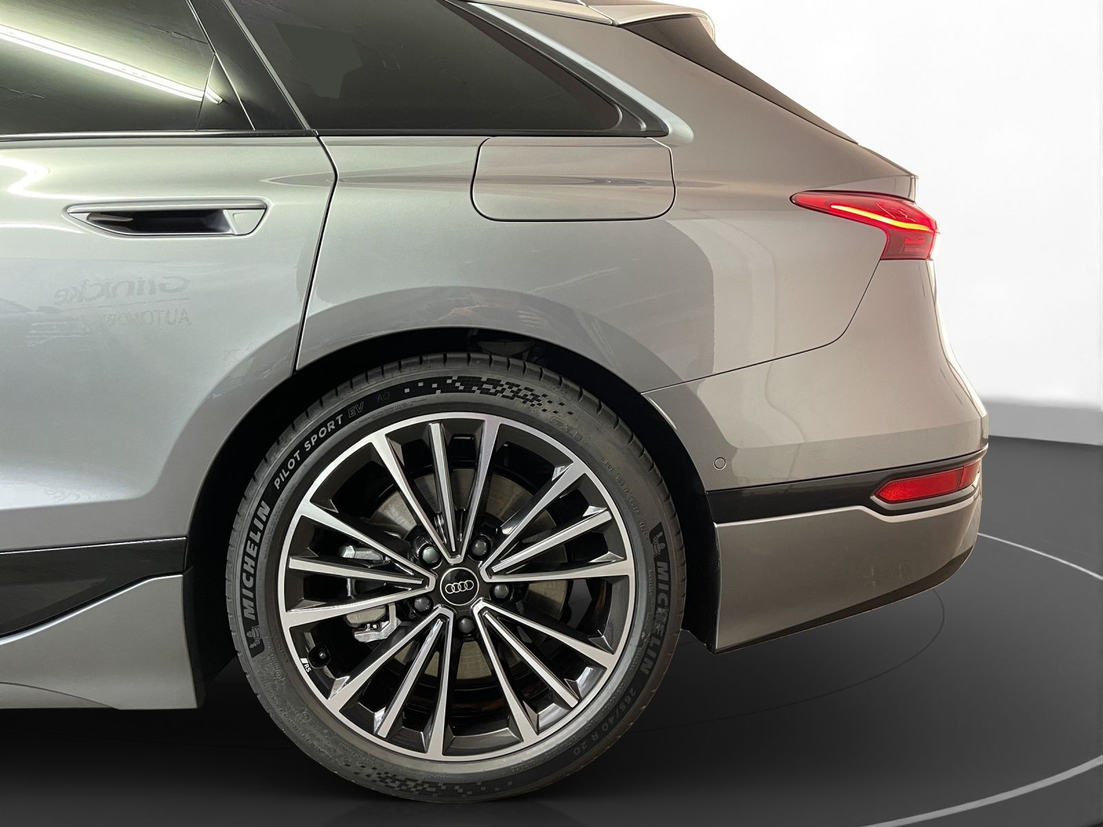 Audi - A6 Avant e-tron_14