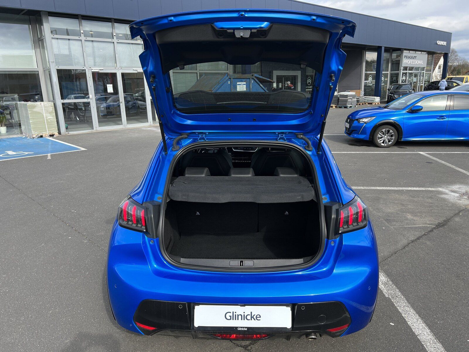 Peugeot - 208_6