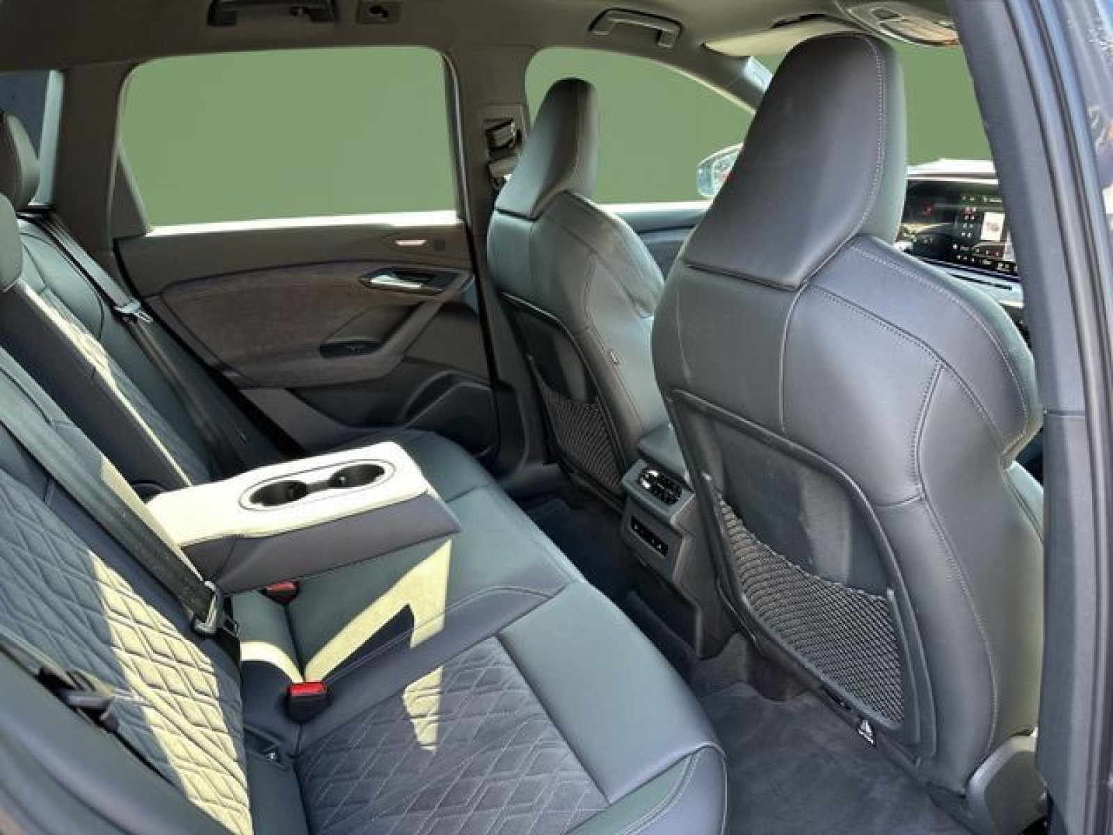 Audi - SQ6 SUV e-tron_22