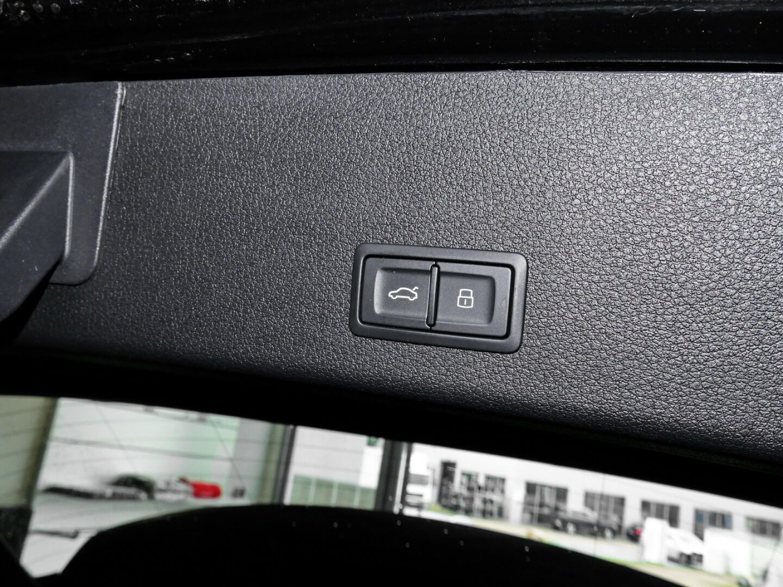 Audi - Q8 e-tron_9