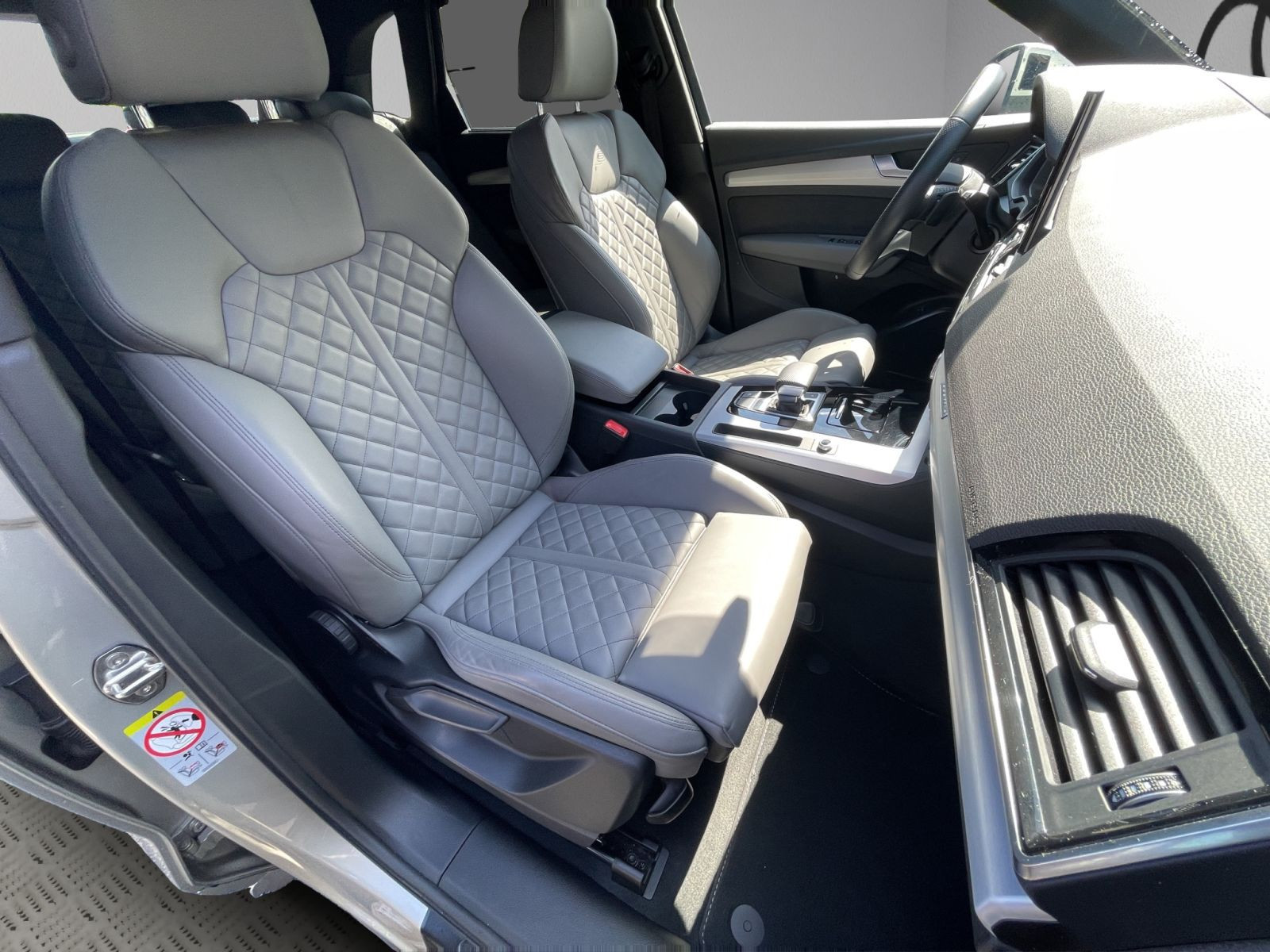 Audi - Q5_17