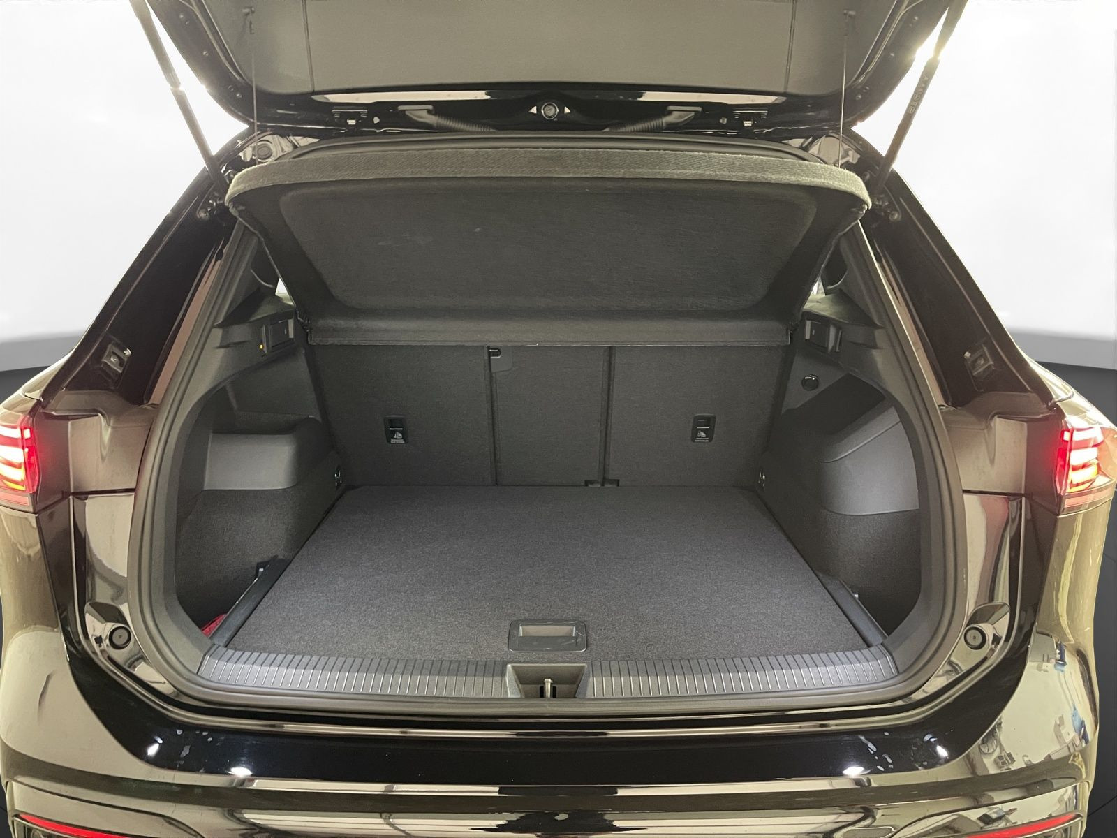 Volkswagen - Tiguan_24