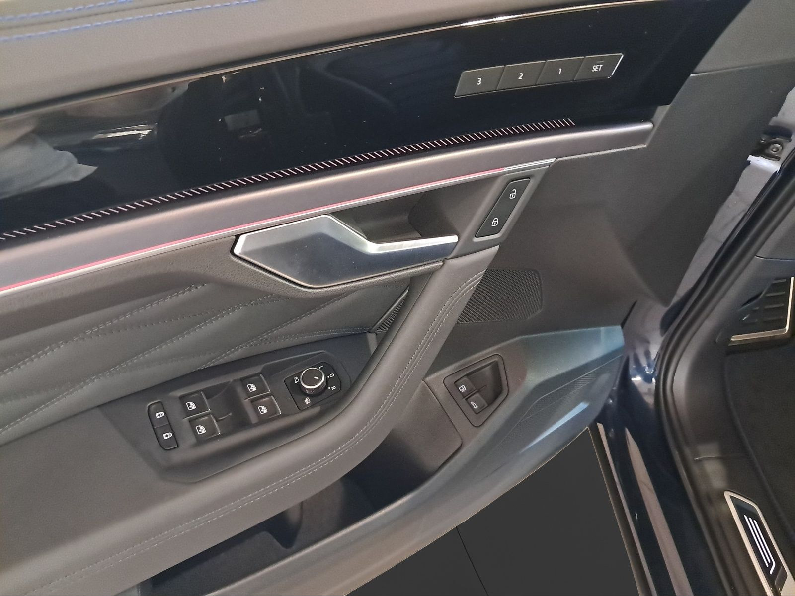 Volkswagen - Touareg_12