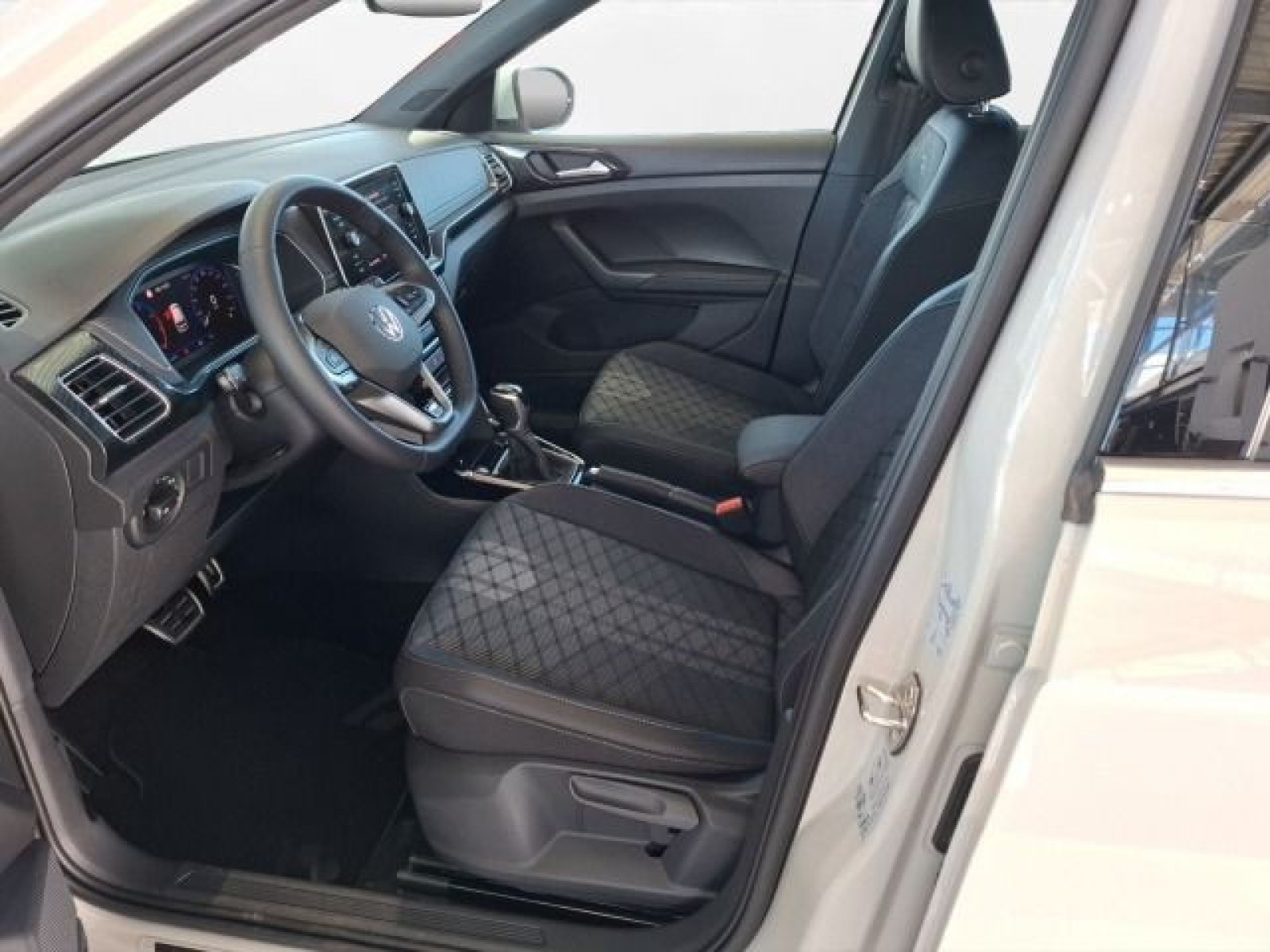 Volkswagen - T-Cross_4