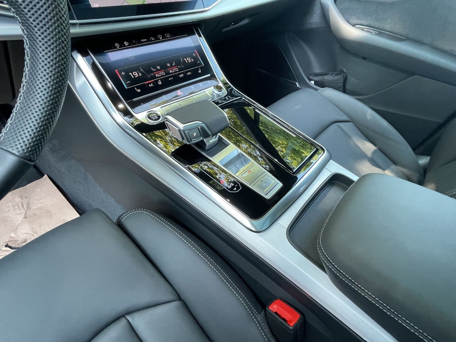 Audi - Q7_15