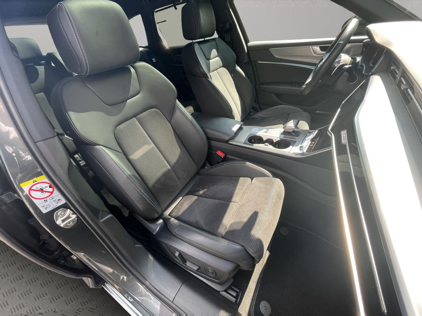 Audi - A6_19