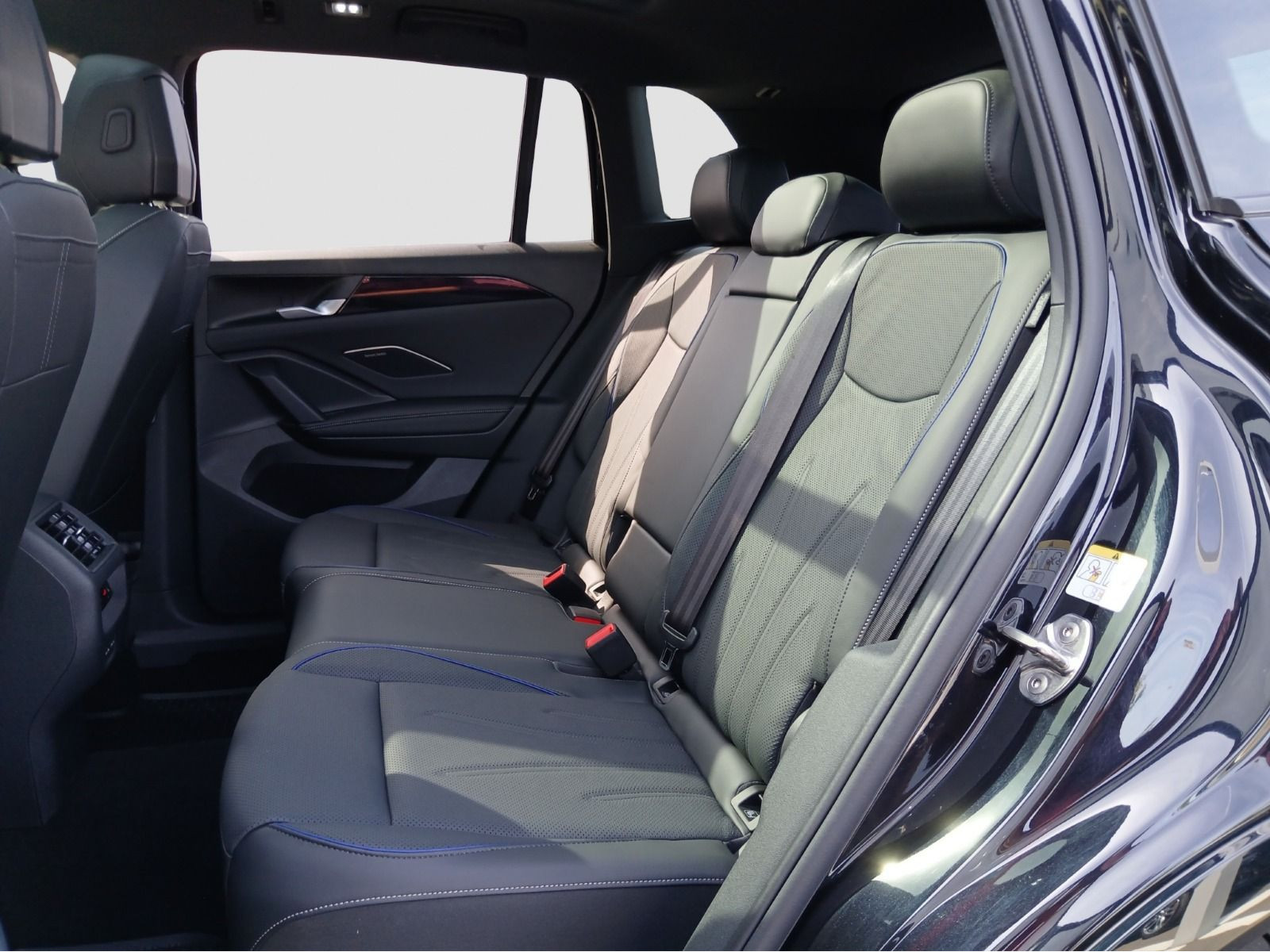 Volkswagen - Tiguan_12
