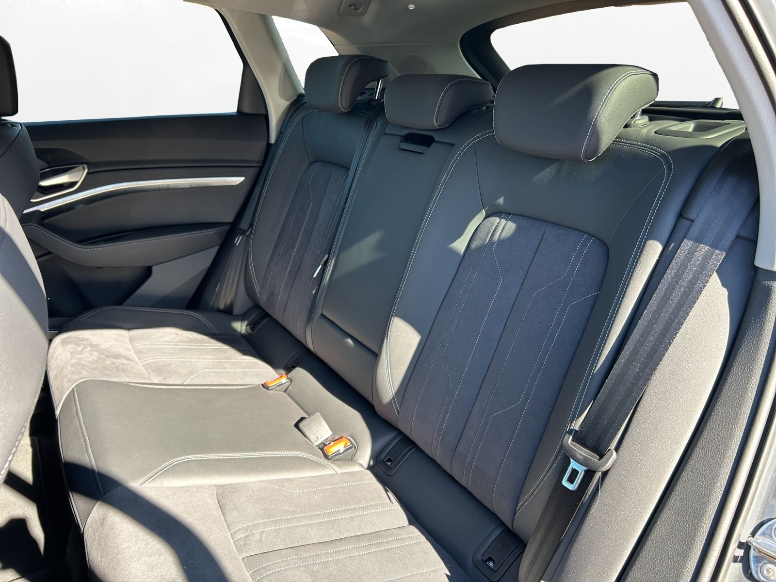 Audi - Q8 e-tron_6