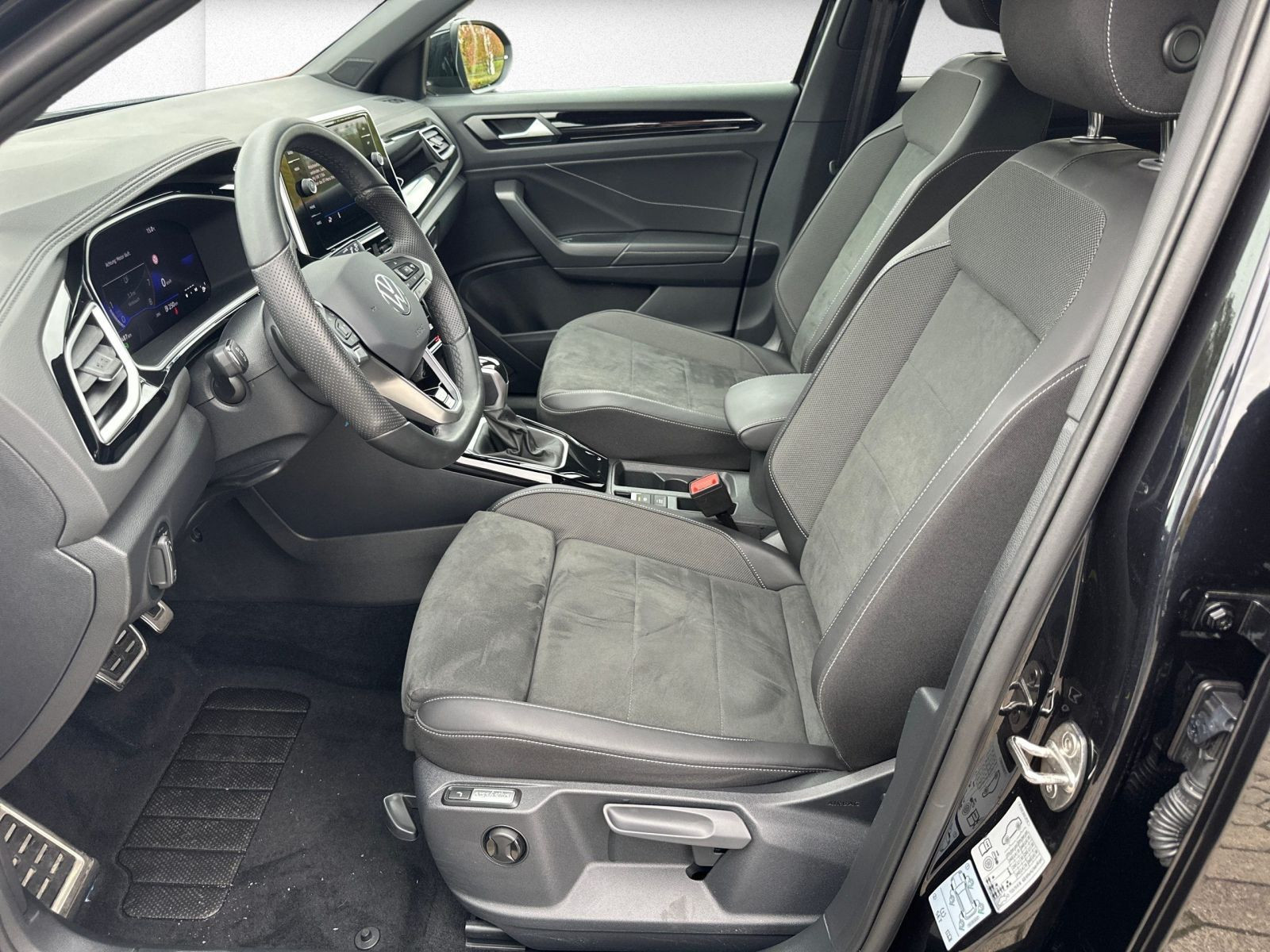 Volkswagen - T-Roc_10