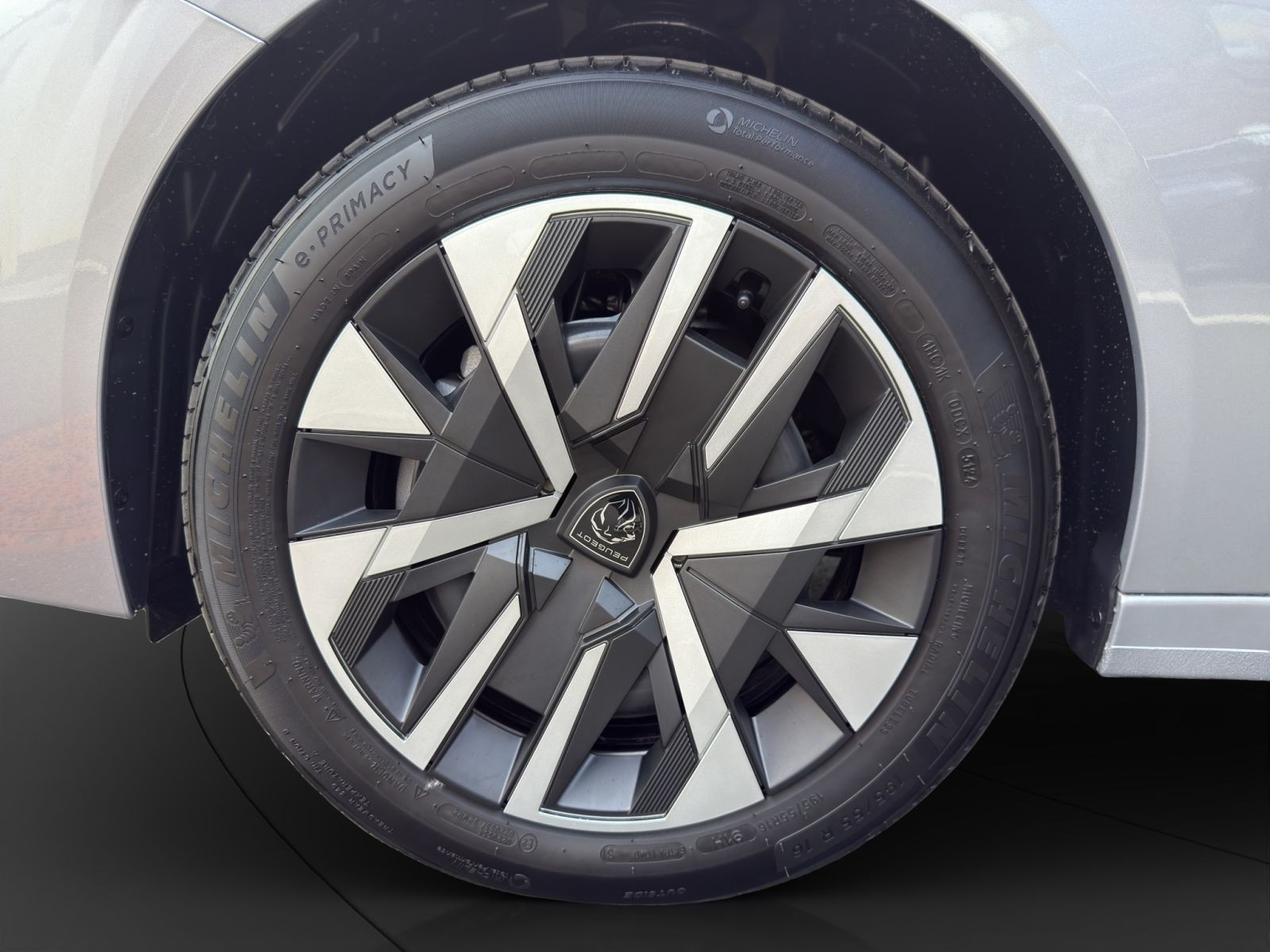 Peugeot - 208_13