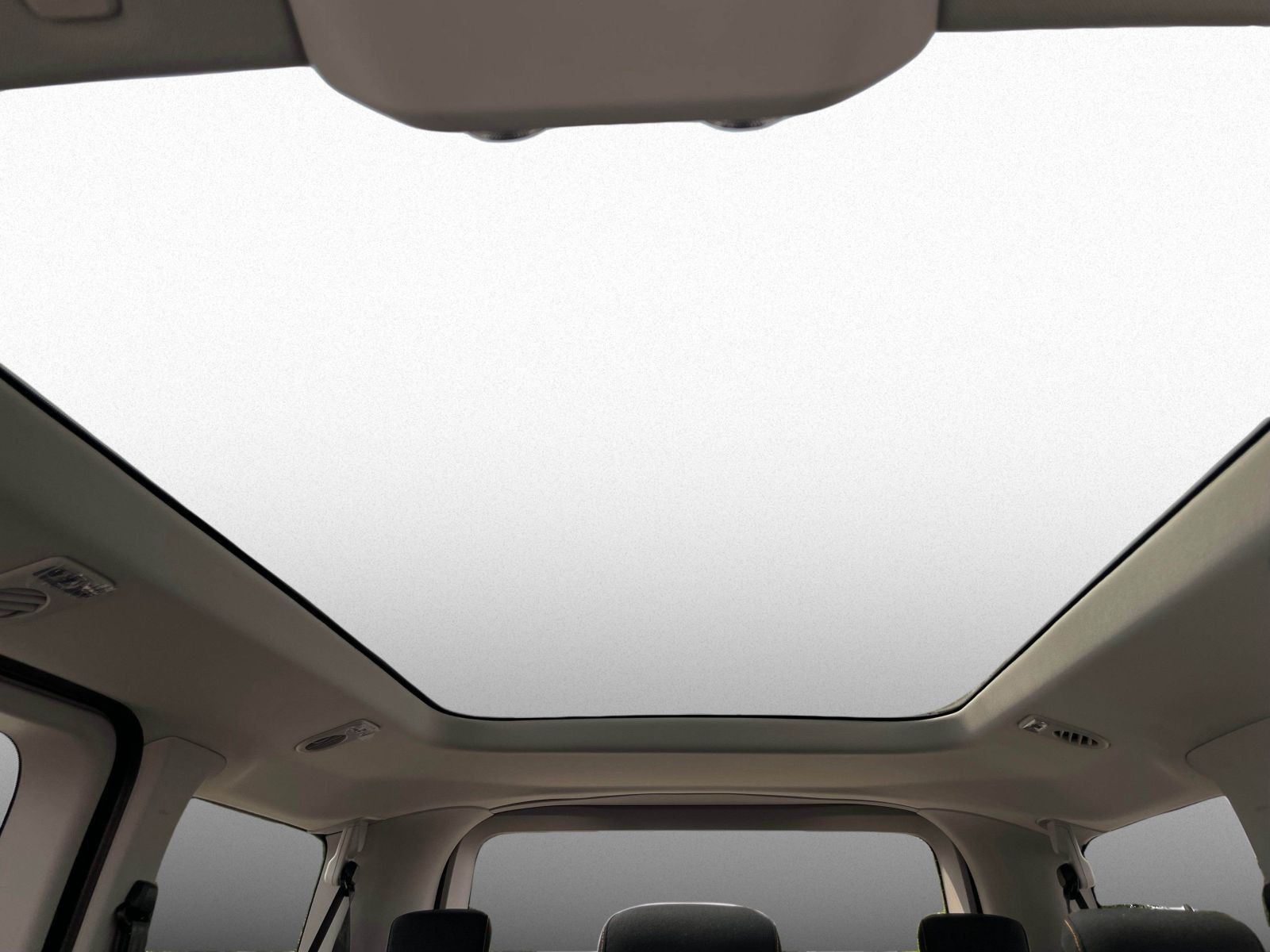 Volkswagen - Caravelle_14