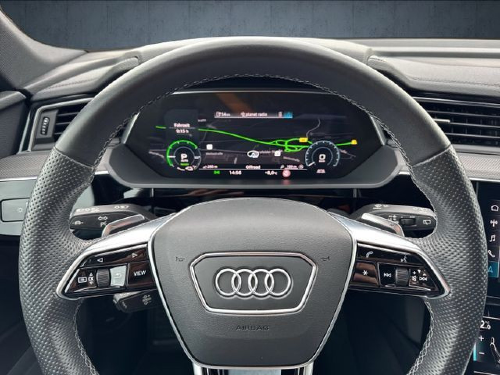 Audi - e-tron_26