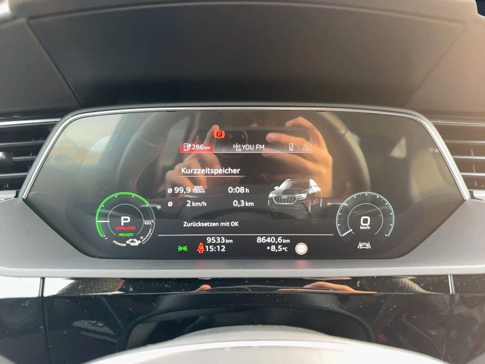 Audi - Q8 Sportback e-tron_12