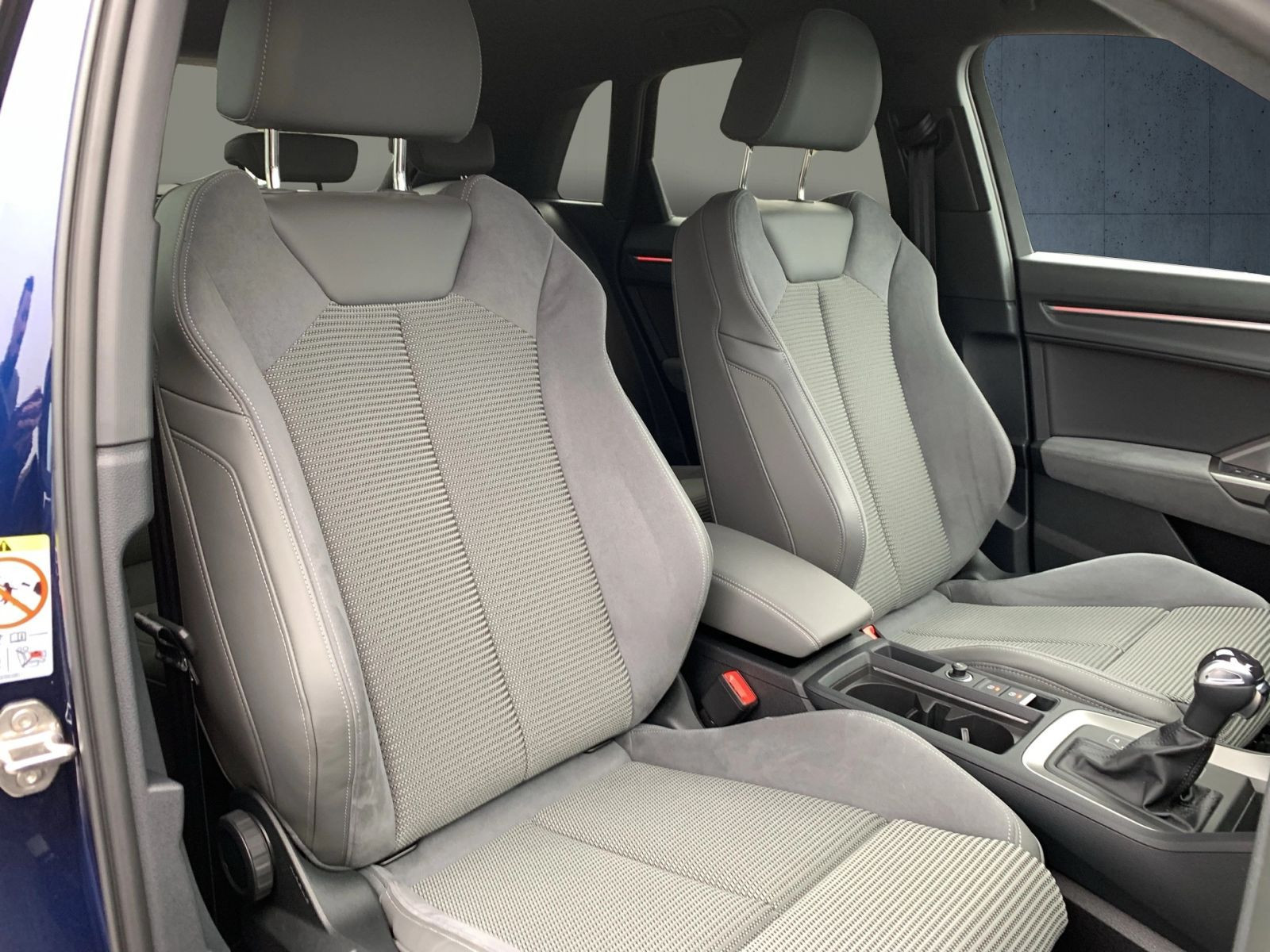 Audi - Q3_18