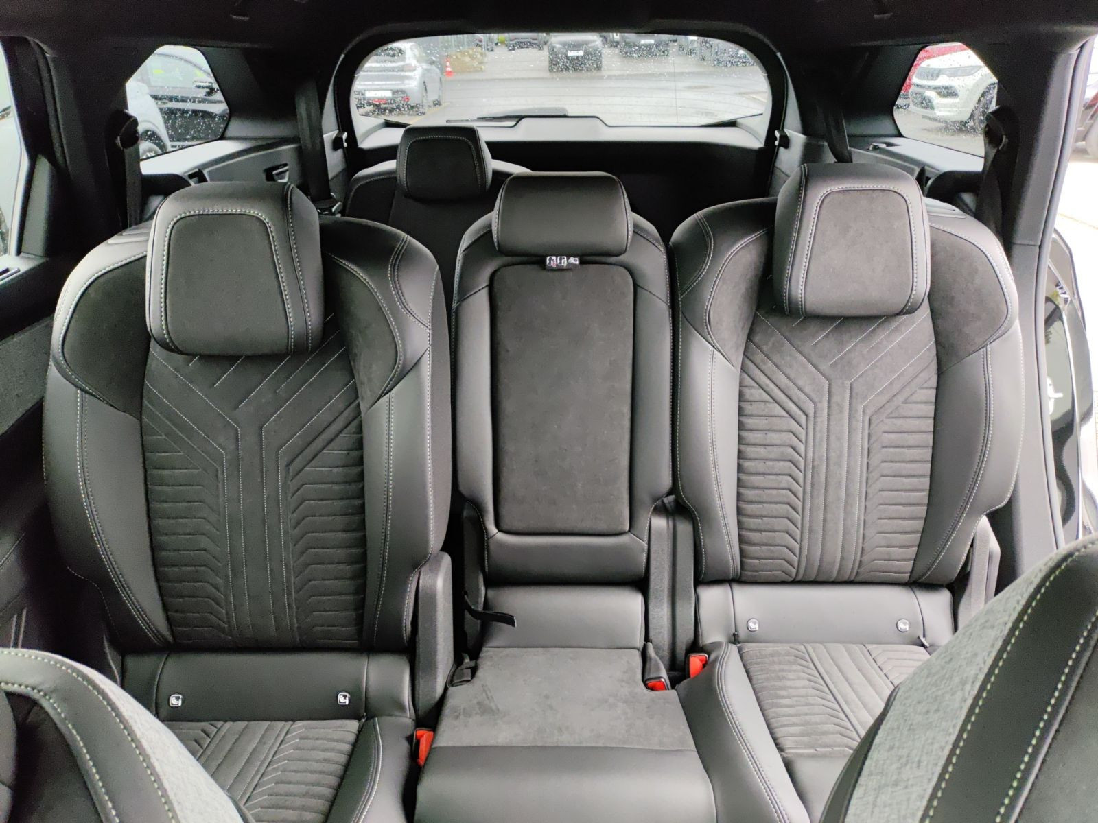 Peugeot - 5008_16